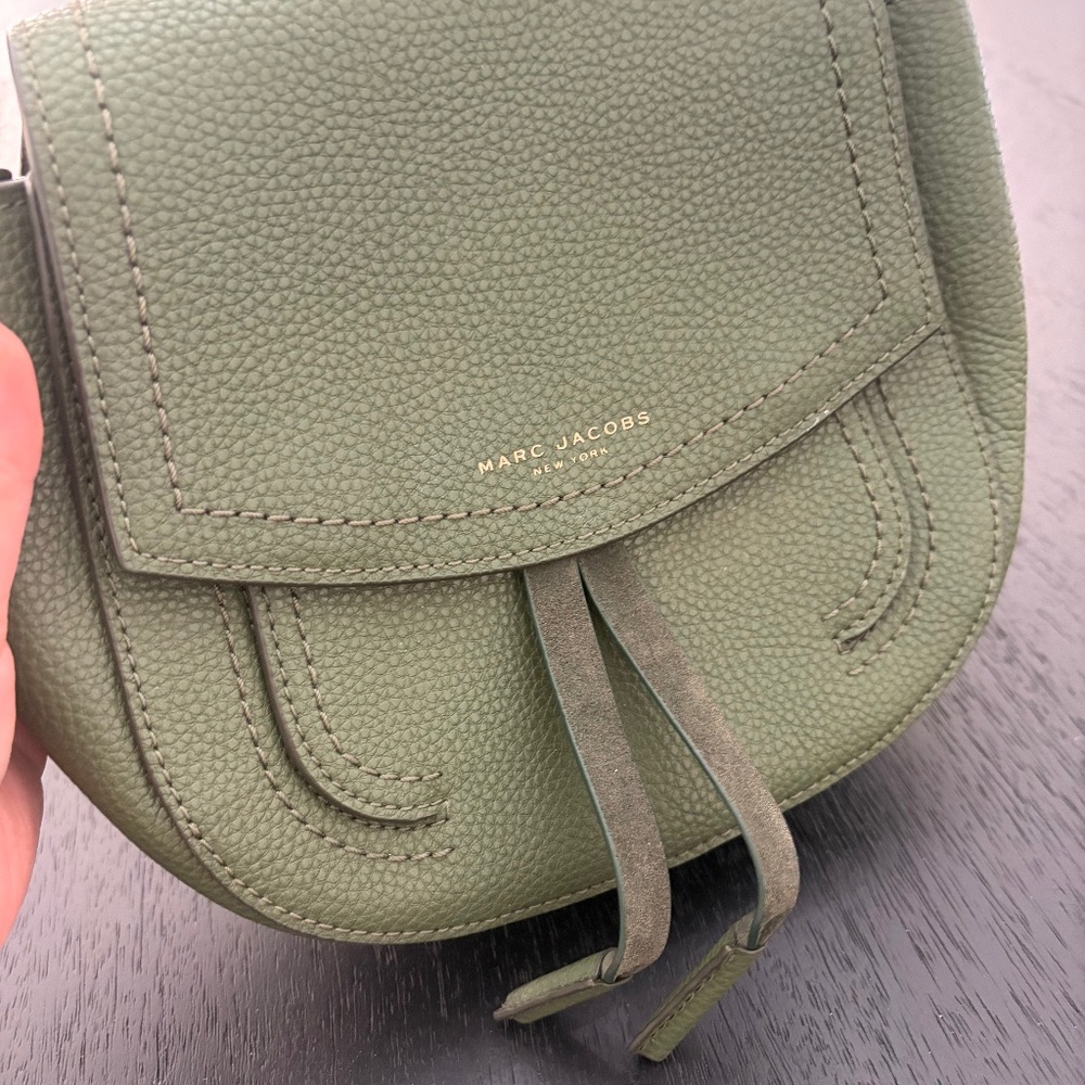 Marc Jacobs Maverick Pebbled Leather Crossbody Saddle Bag in Cactus Green